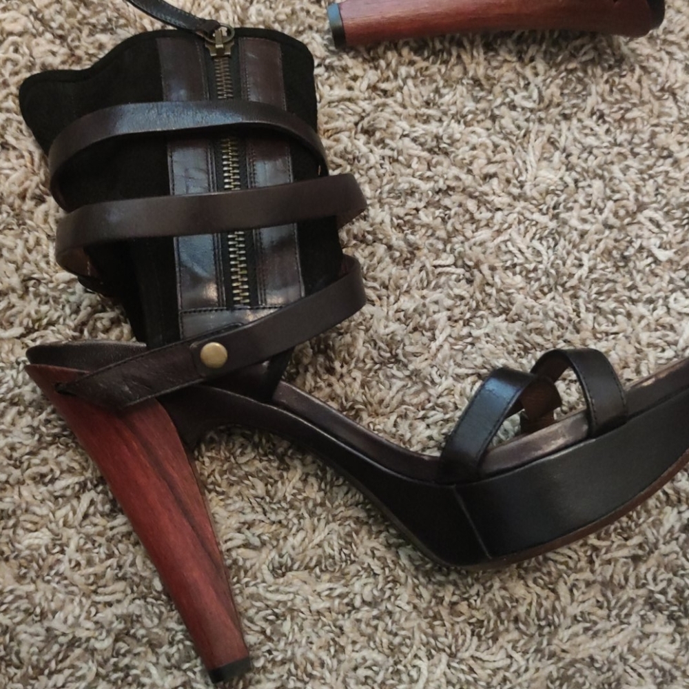 Ugg Collection - image 7